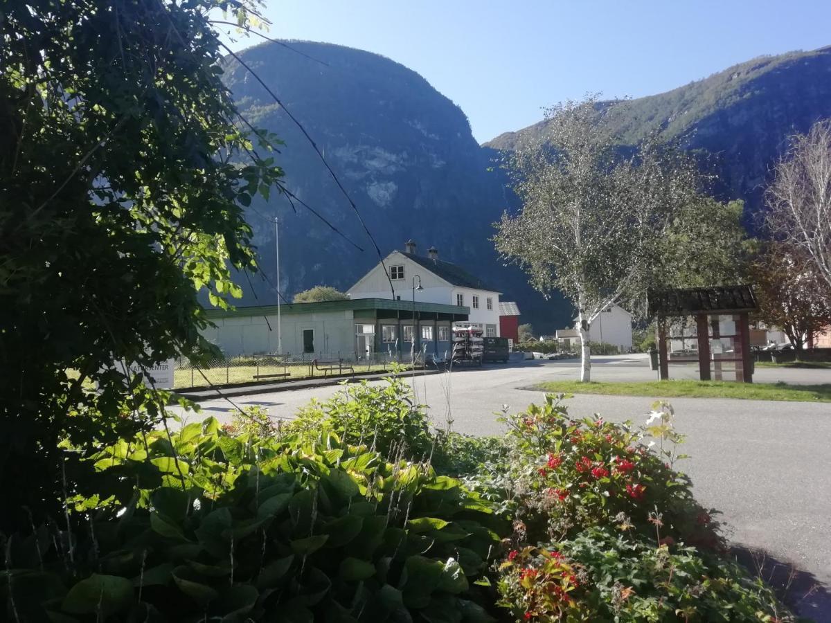 Adventure Hotel & Guesthouse Eidfjord New Екстер'єр фото